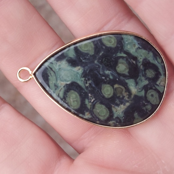 New Gold Wrapped Kambaba Jasper Teardrop Unisex Pendant. - Picture 7 of 12